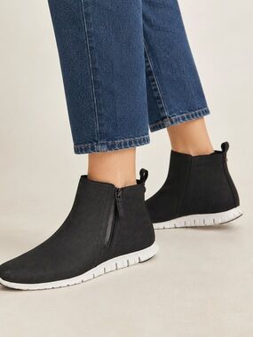 Cole Haan ZERØGRAND Waterproof Black Nubuck Ankle Boots 8.5B